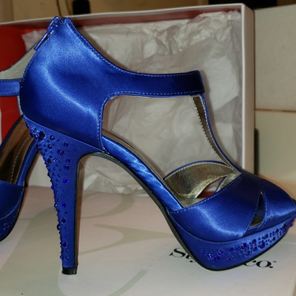 Heels - Picture 2 of 7